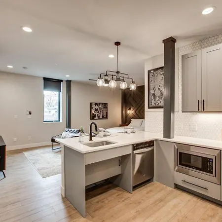 Raleigh Studio With Full Kitchen